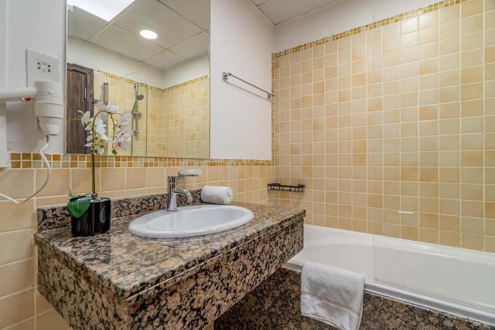 Guestready - Charming Retreat In Dubai Marina Apartment